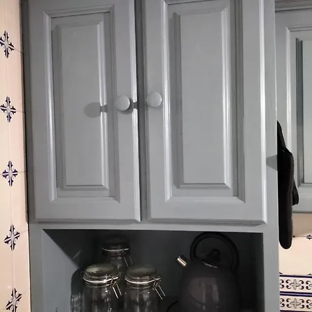 بيت للعطل The Violet House