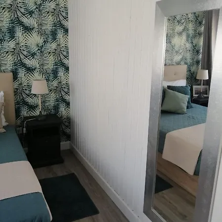 بيت للعطل The Violet House