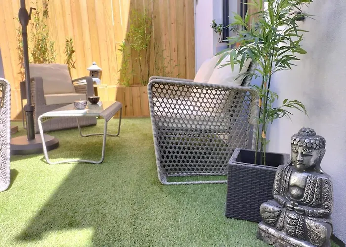 The Violet House * Кошта-Нова