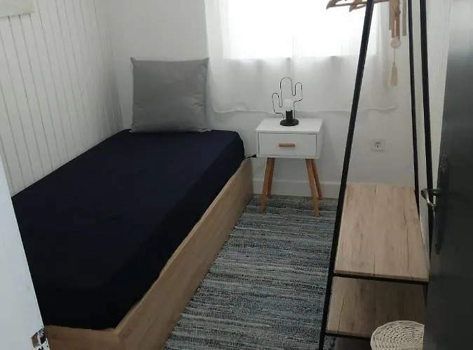 The Violet House * Кошта-Нова